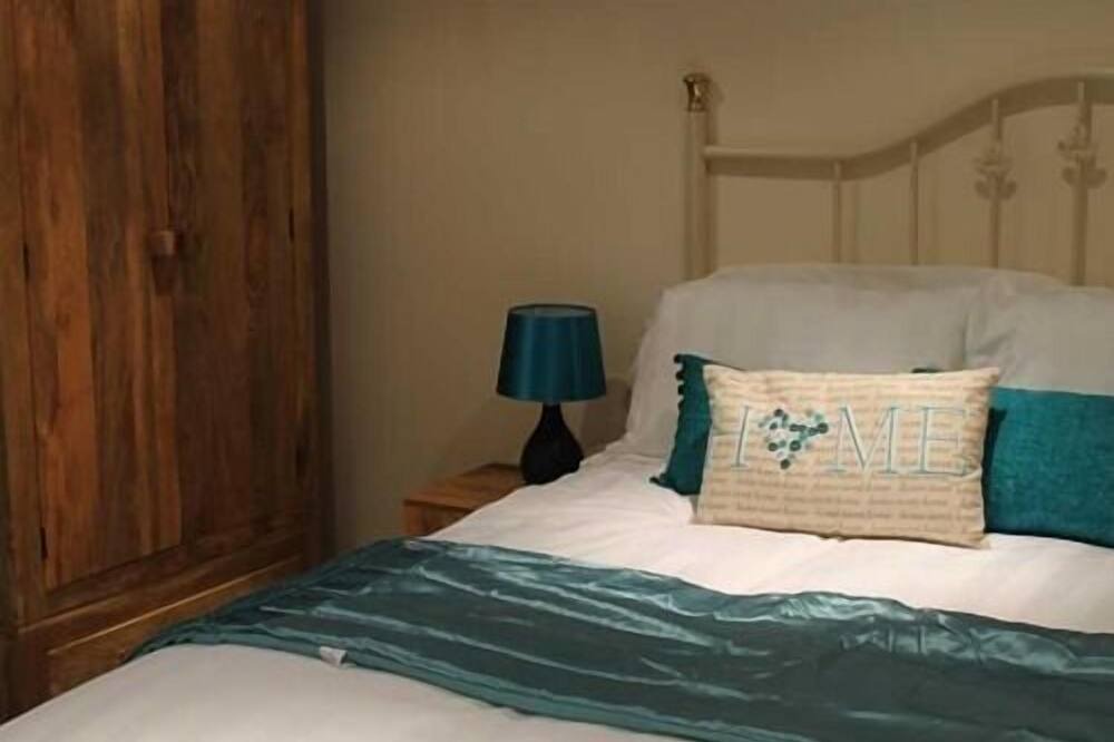 Photo of Bedroom in Gwernymynydd