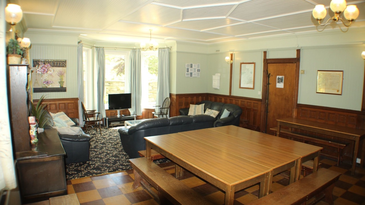 Photo of Livingroom in Dolwyddelan
