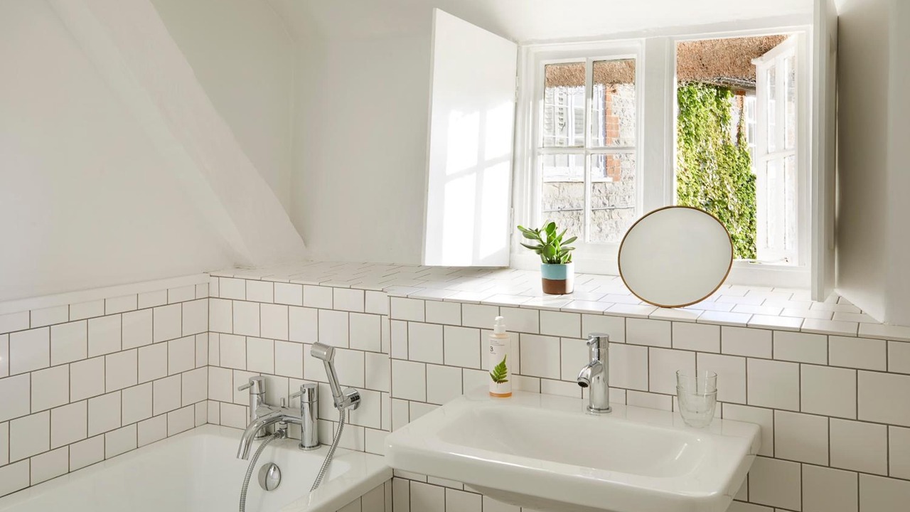 Photo of Others in Ebbesborne Wake