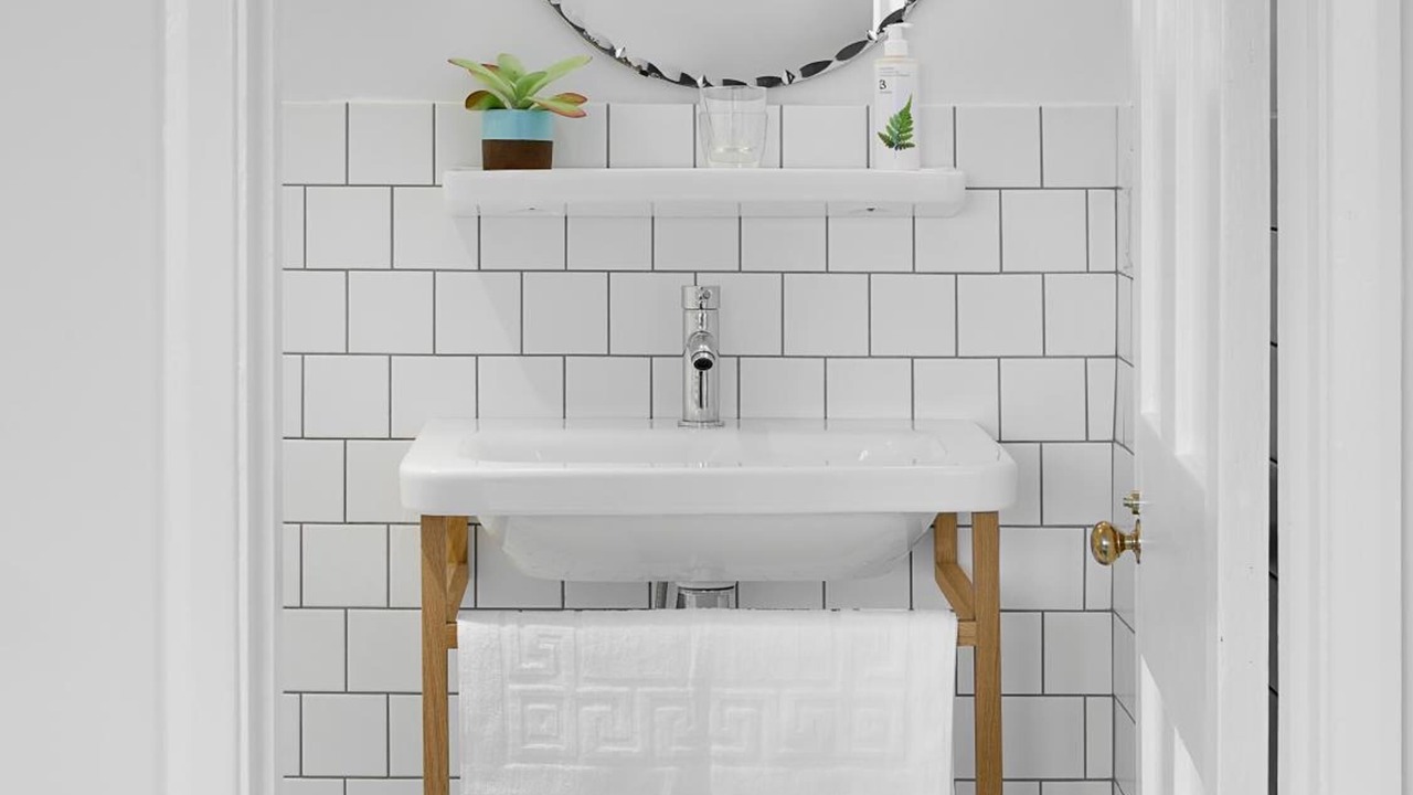 Photo of Others in Ebbesborne Wake