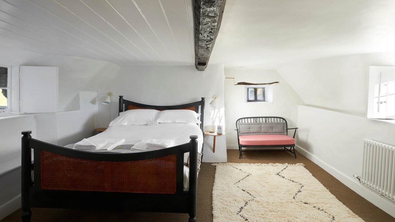 Photo of Others in Ebbesborne Wake