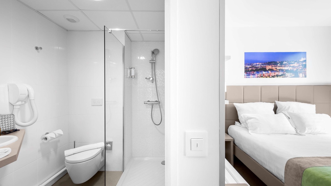 Photo of Bathroom in Meyzieu