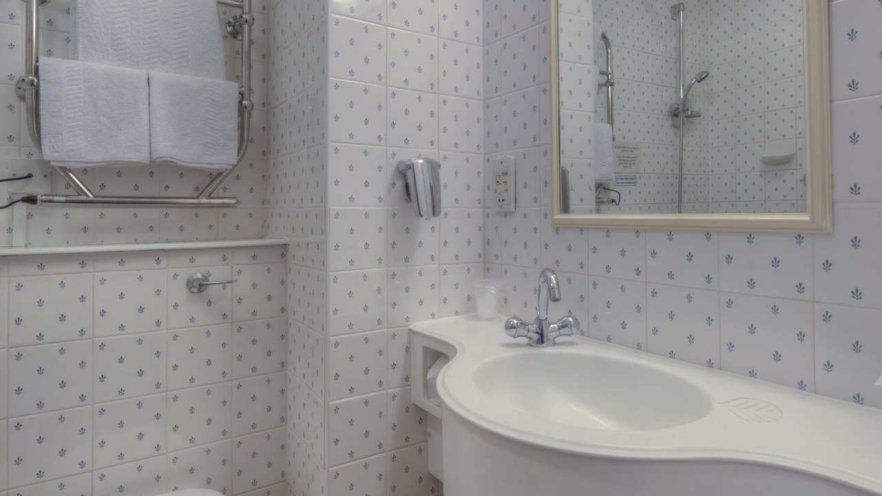 Photo of Bathroom in Chipperfield