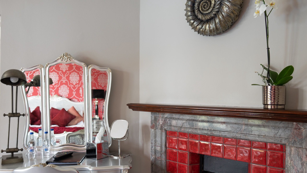 Photo of Others in Combpyne