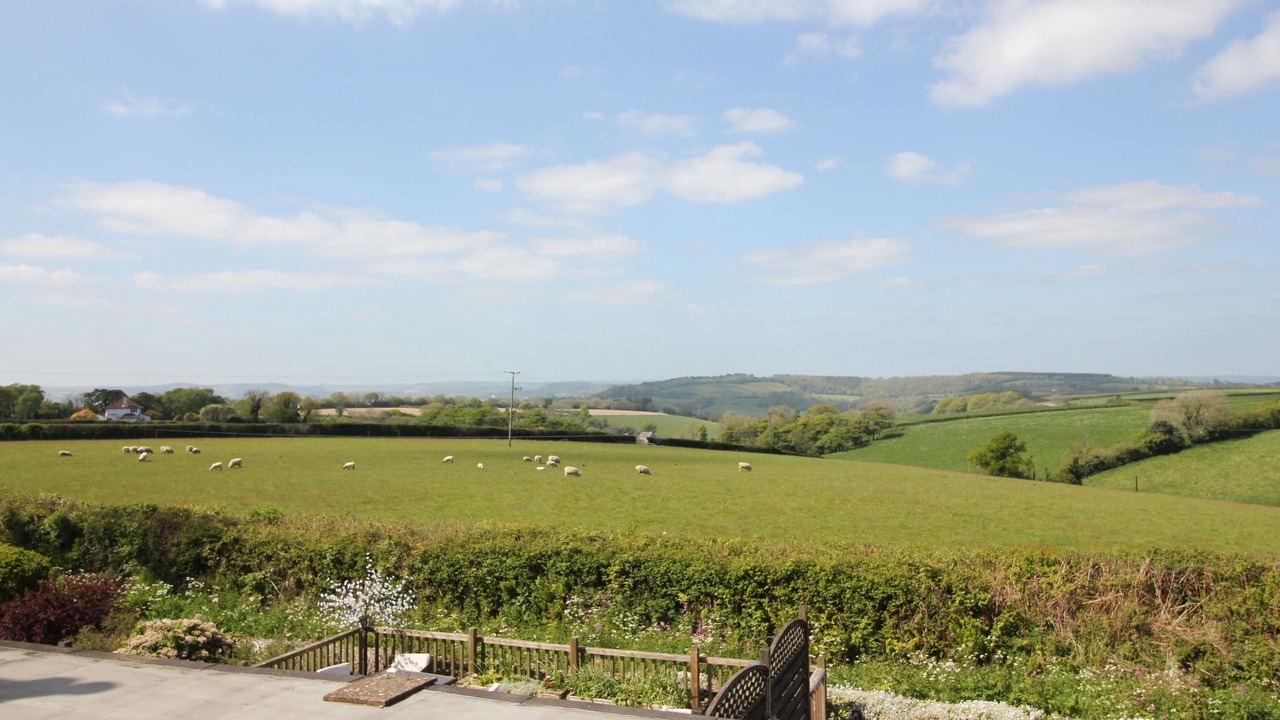 Photo of Others in Combpyne