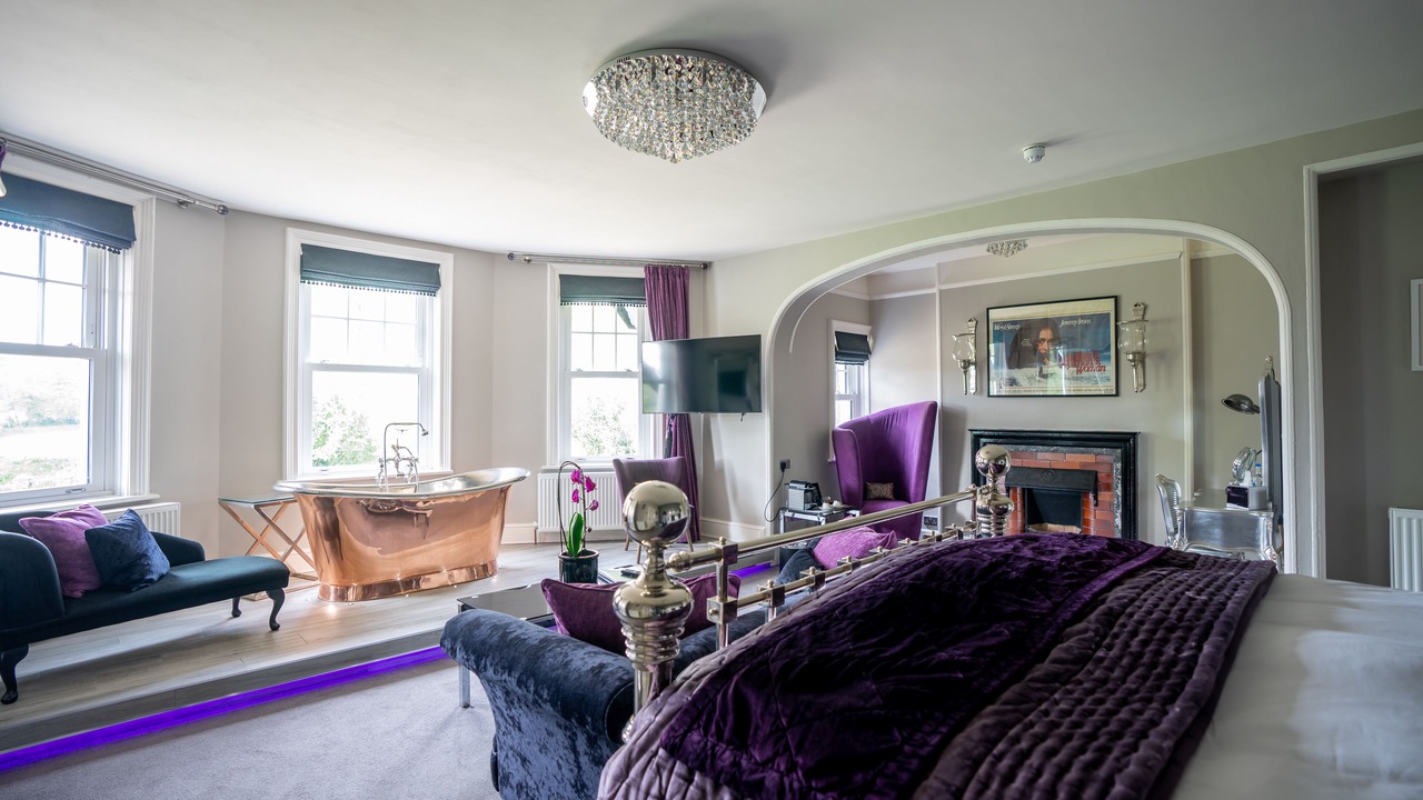 Photo of Others in Combpyne