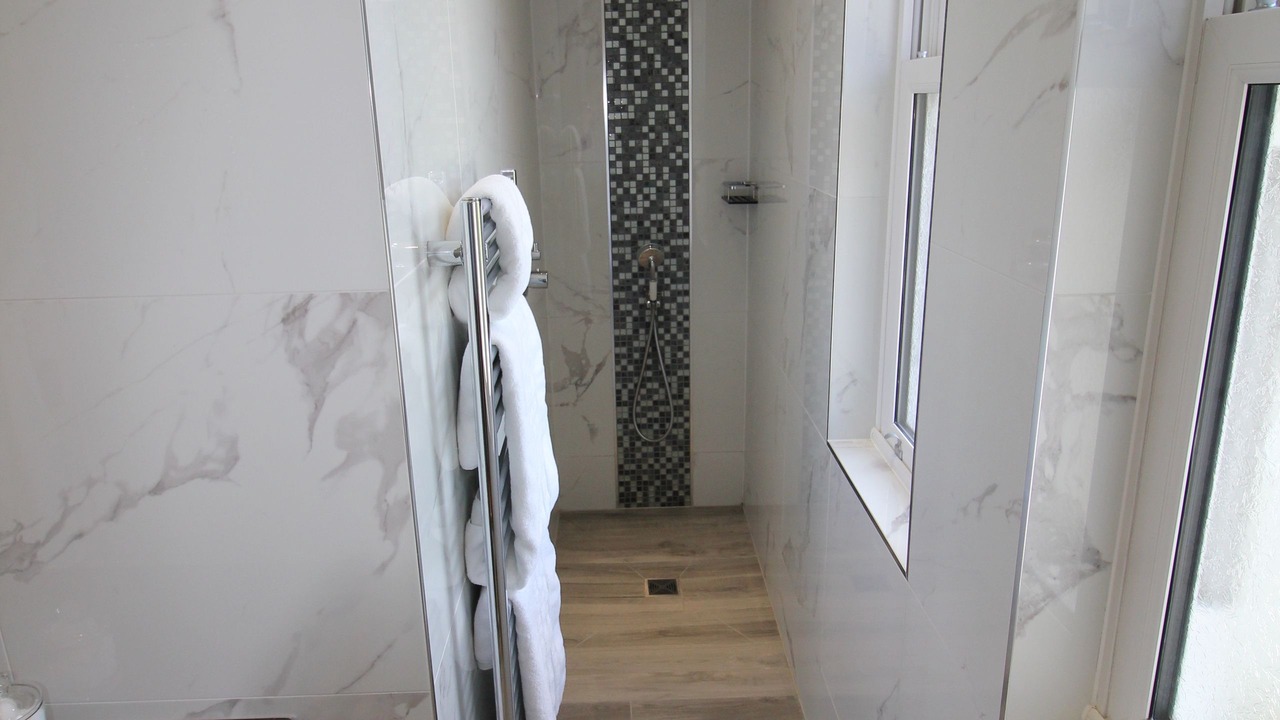 Photo of Bathroom in Combpyne