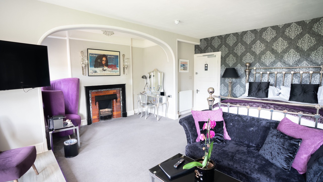 Photo of Others in Combpyne