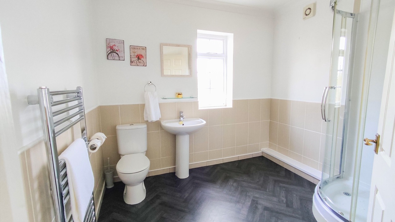 Photo of Bathroom in Hooton