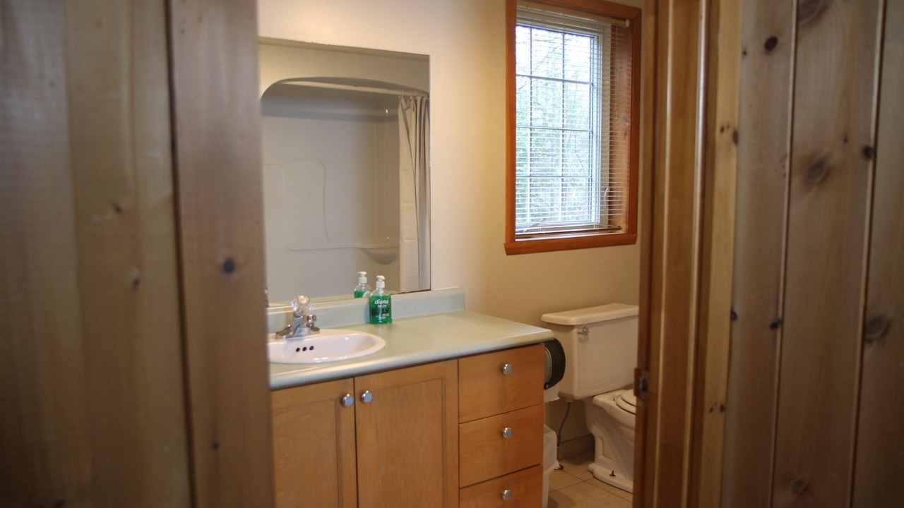 Photo of Bathroom in Saint-Alexis-des-Monts