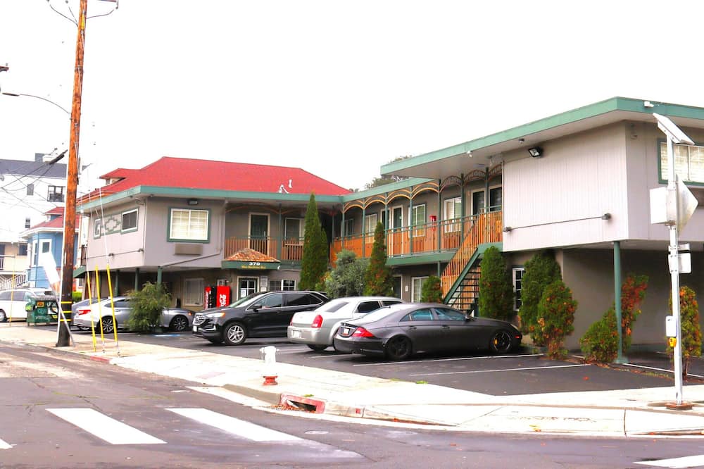 Photo of Outdoor in Mosswood