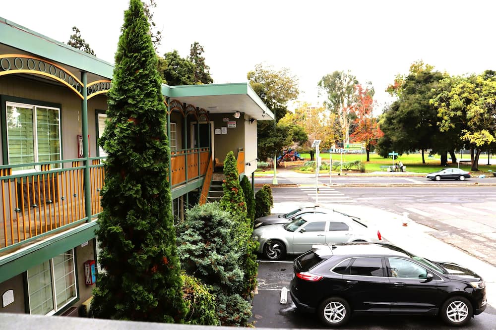 Photo of Outdoor in Mosswood