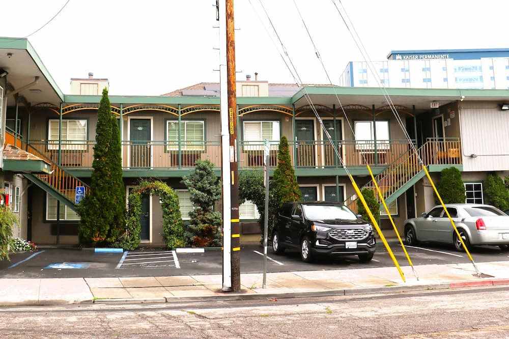 Photo of Outdoor in Mosswood