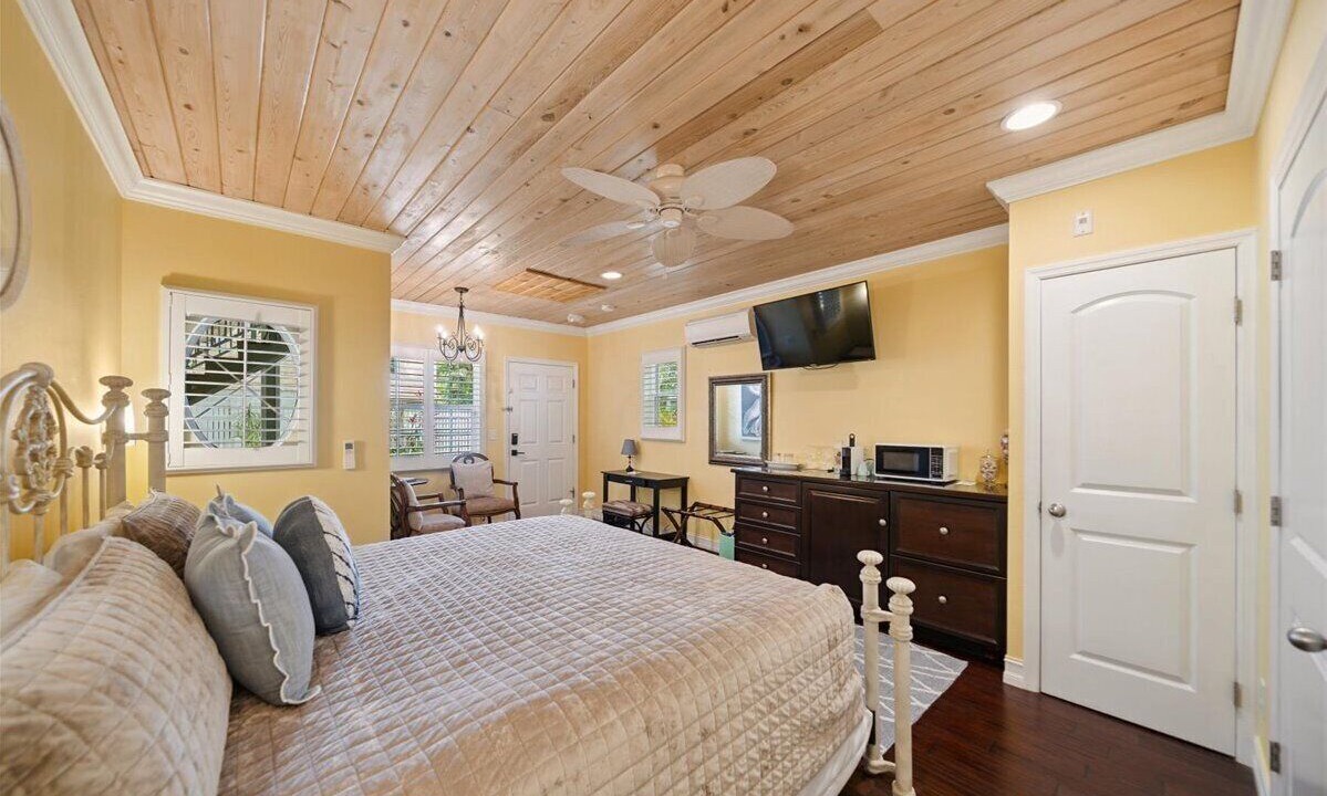 Photo of Bedroom in Melbourne Beach