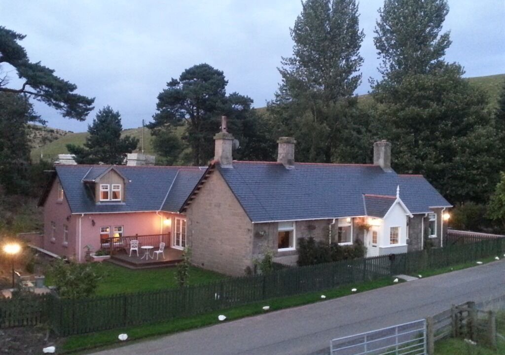 Photo of Buildings in Lanark