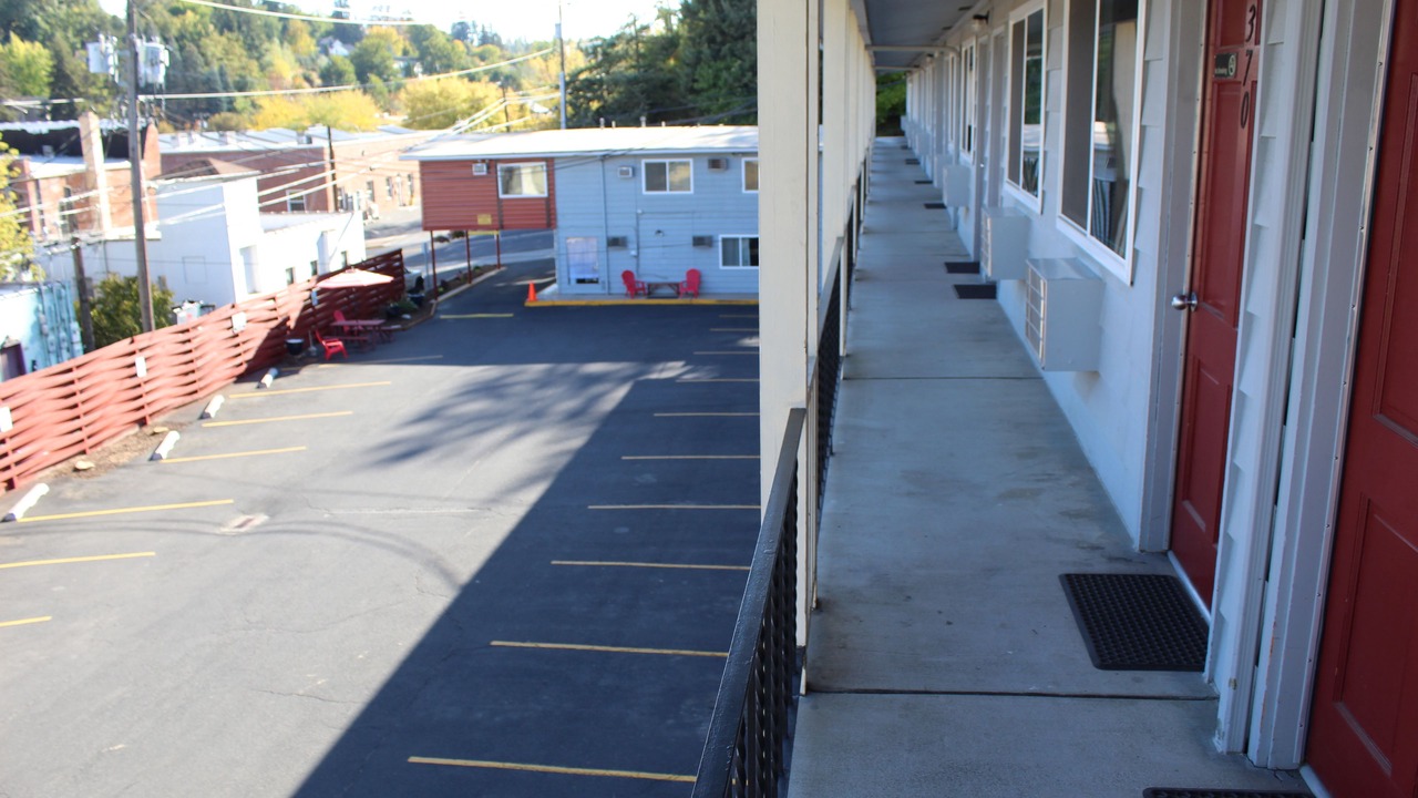 Photo of Others in Pullman