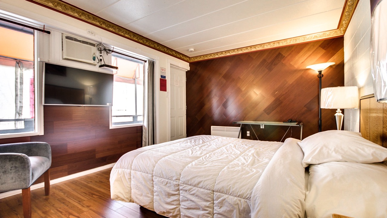Photo of Bedroom in Trois-Rivieres