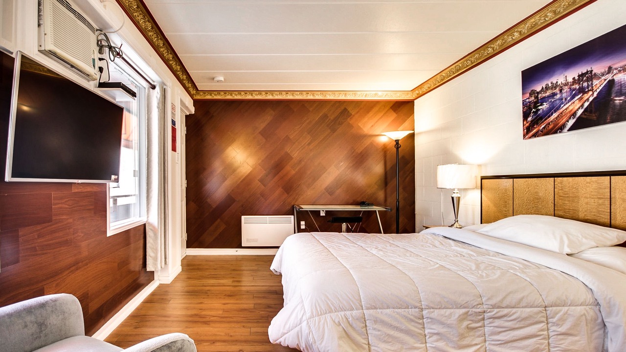 Photo of Bedroom in Trois-Rivieres