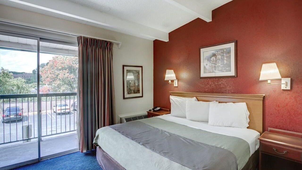 Photo of Bedroom in Cedar Knolls