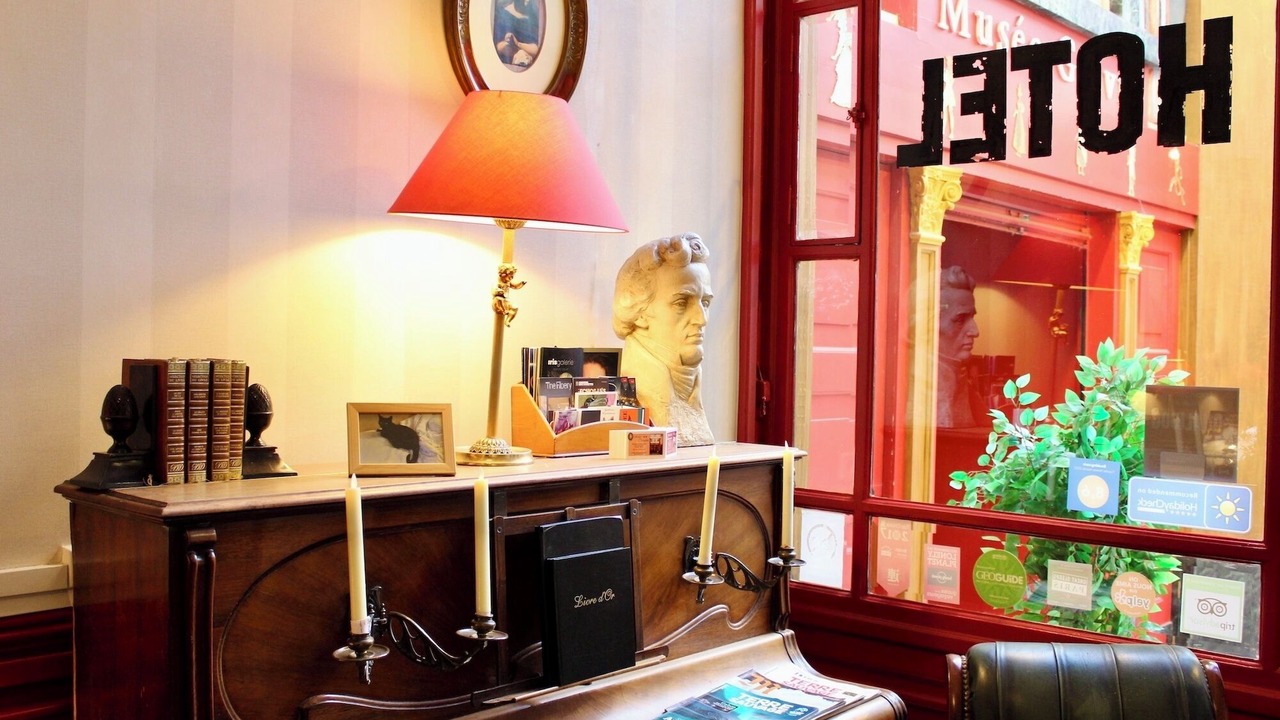 Photo of Others in Quartier du Faubourg-Montmartre