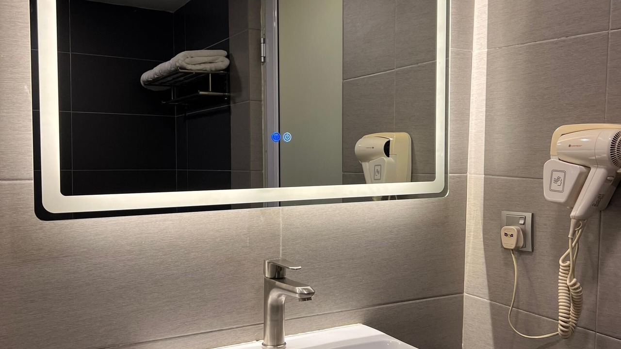 Photo of Bathroom in Pegawai