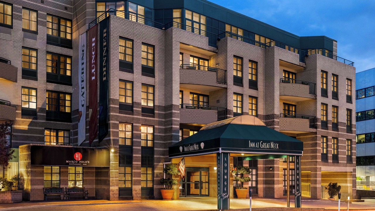 Photo of Buildings in Great Neck Plaza