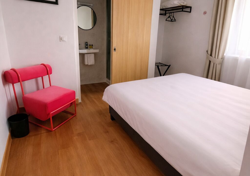 Photo of Bedroom in Pontorson