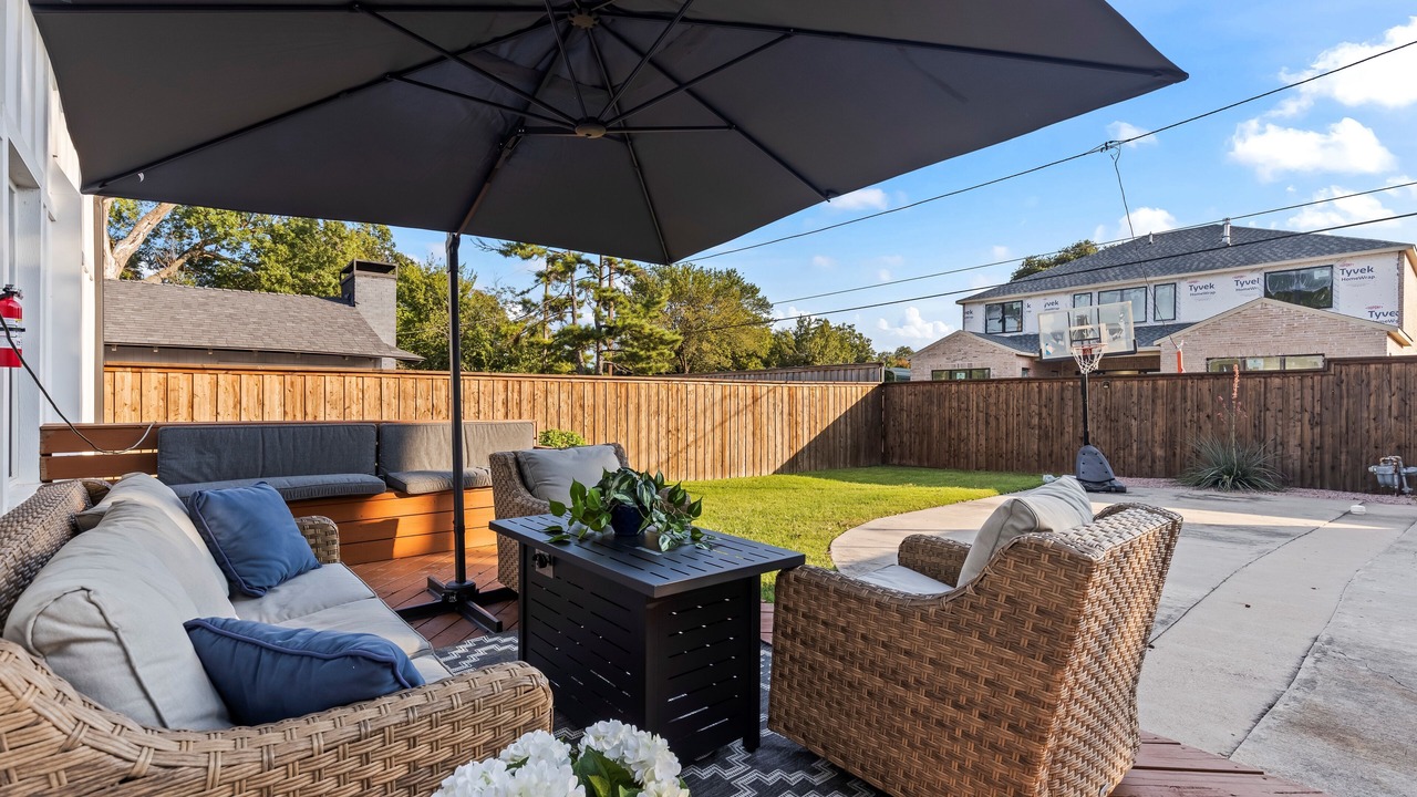 Photo of Patio Balcony in Old Lake Highlands