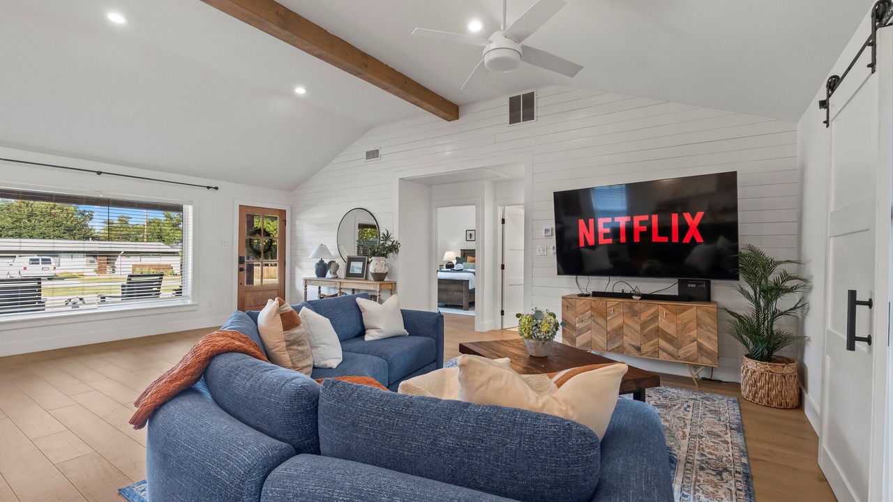 Photo of Livingroom in Old Lake Highlands