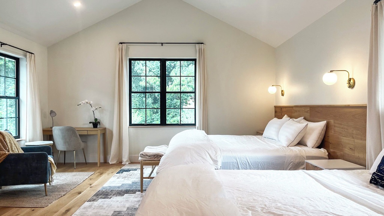 Photo of Bedroom in Hendersonville
