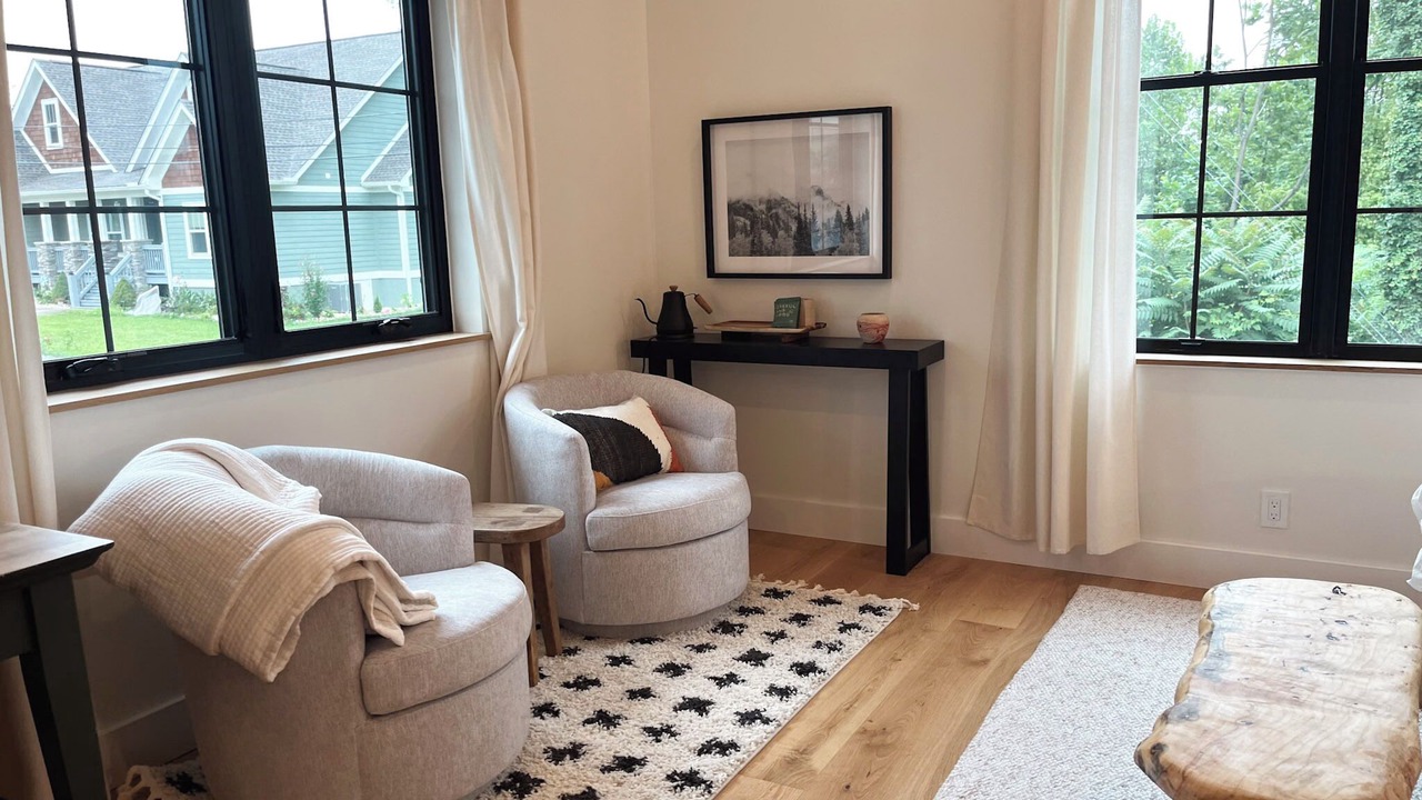 Photo of Bedroom in Hendersonville
