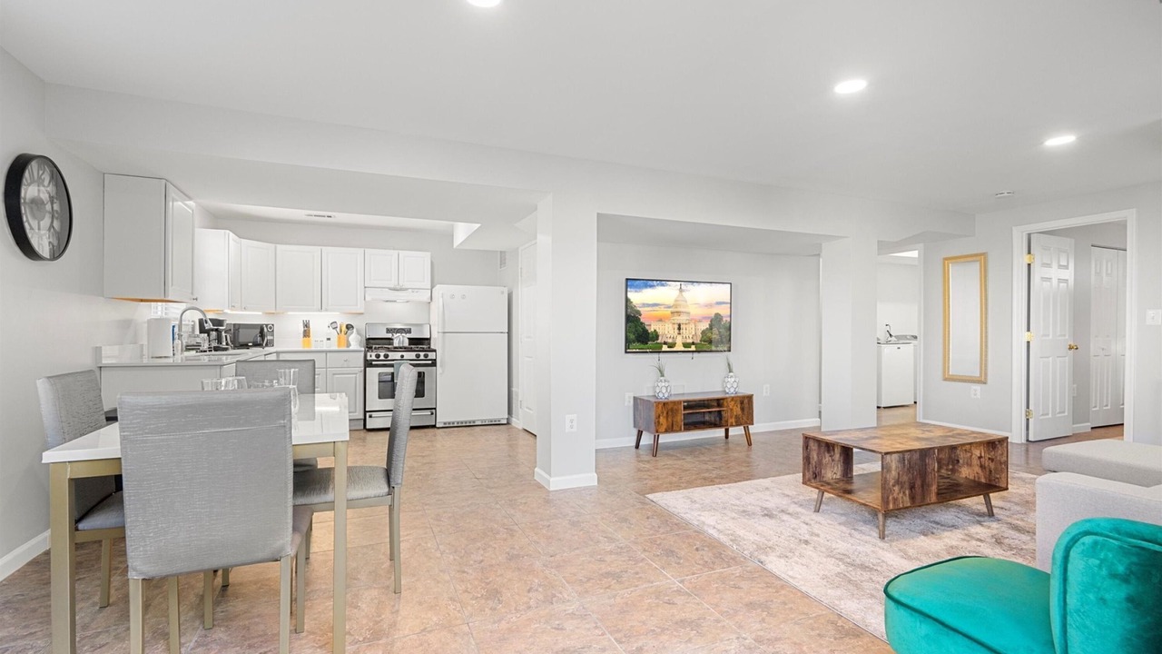 Photo of Others in Jefferson Manor