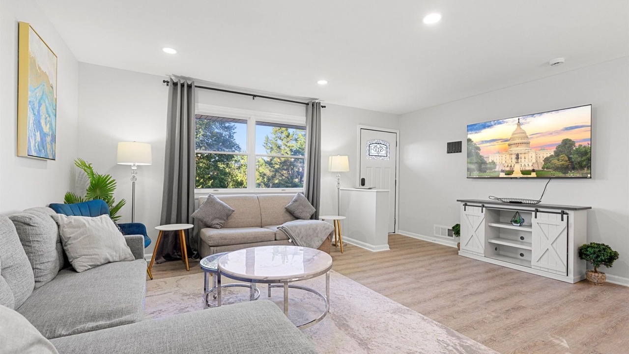 Photo of Others in Jefferson Manor