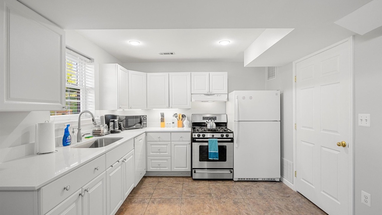 Photo of Others in Jefferson Manor