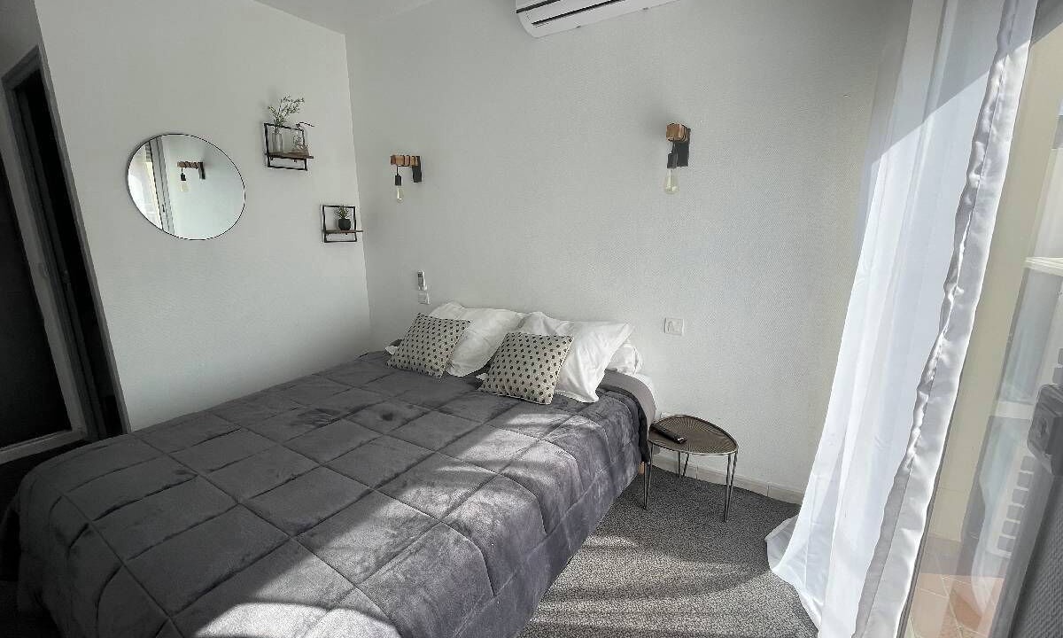 Photo of Bedroom in La Jetee