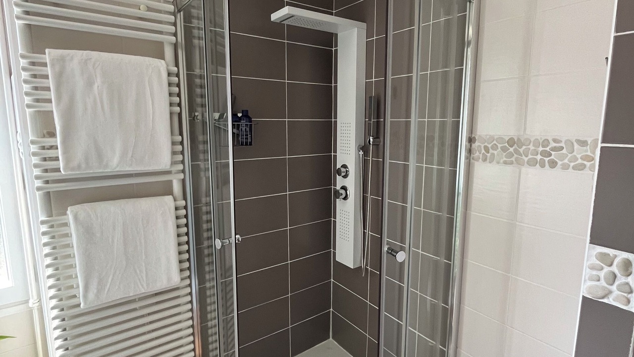 Photo of Bathroom in Mellecey