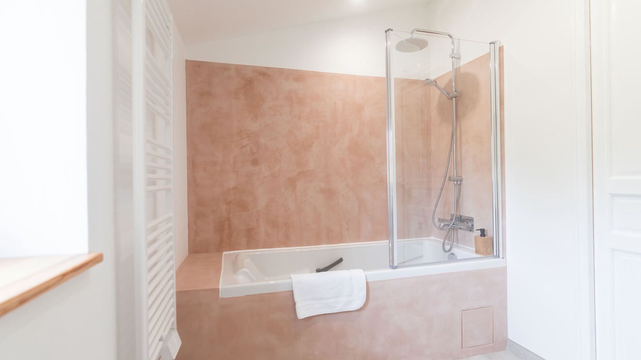 Photo of Bathroom in Saint-Martin-Lalande