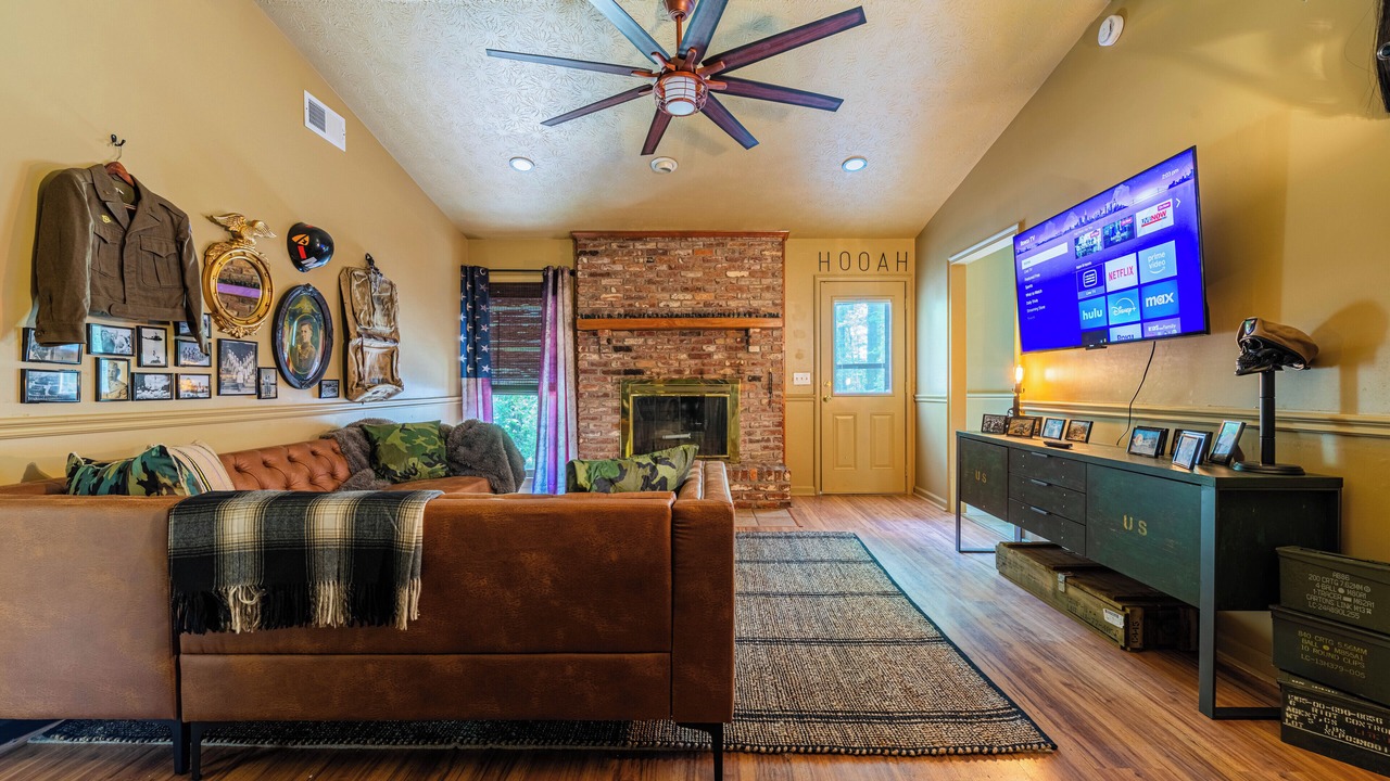 Photo of Livingroom in Fortson