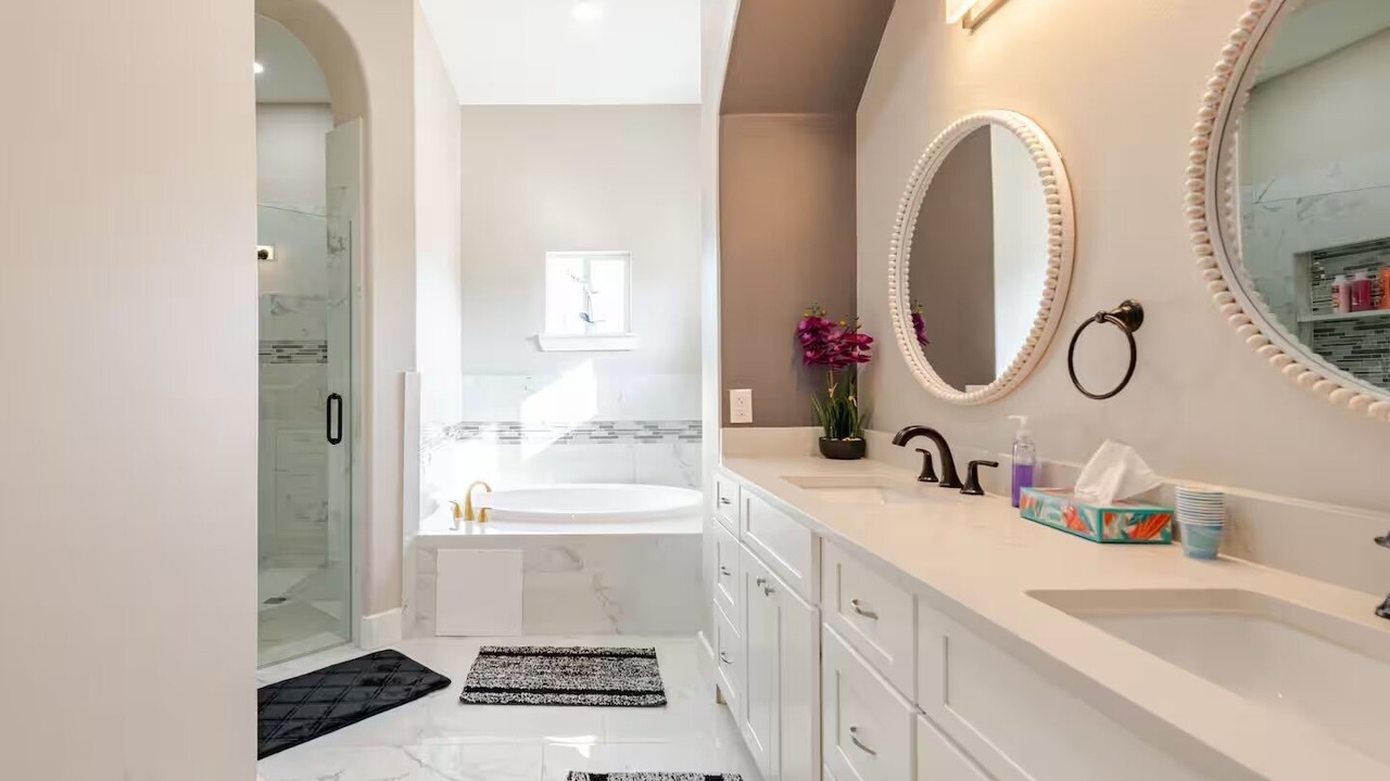 Photo of Bathroom in Red Rock
