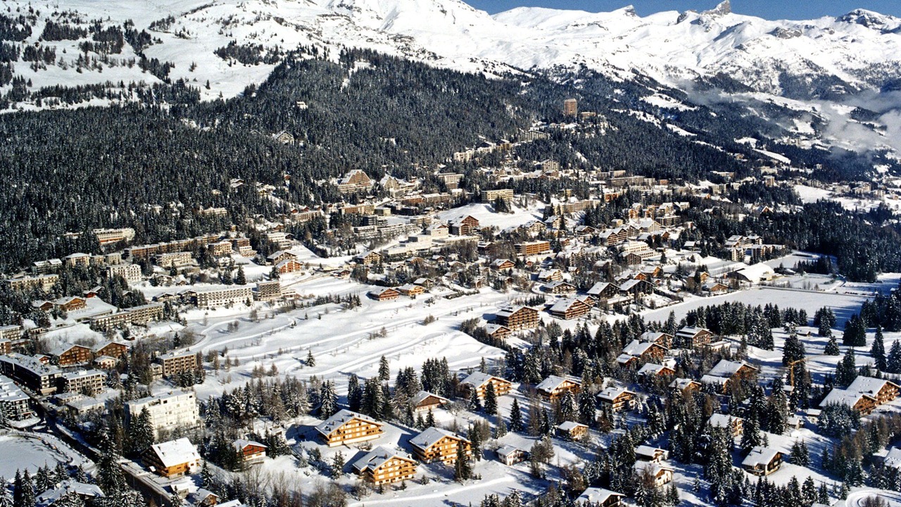Photo of Outdoor in Lens
