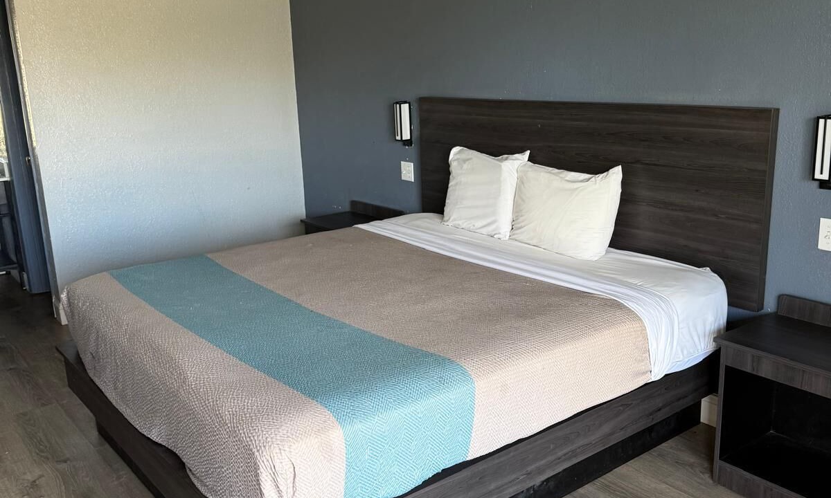 Photo of Bedroom in Garland