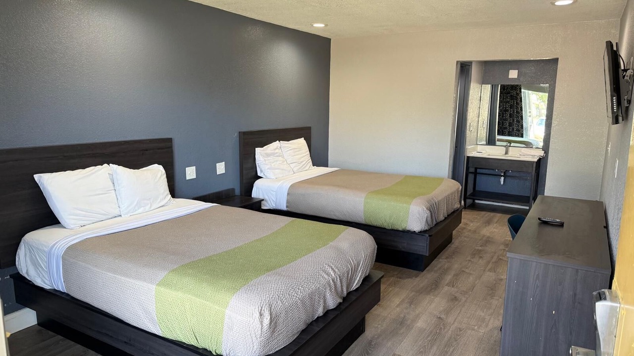 Photo of Bedroom in Garland