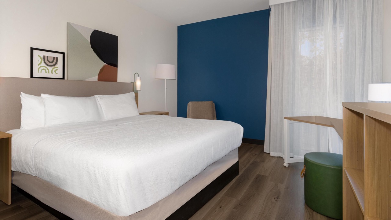 Photo of Bedroom in Cote-Des-Neiges—Notre-Dame-De-Grace