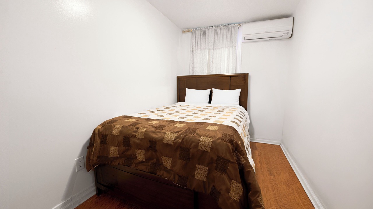 Photo of Others in Flatlands