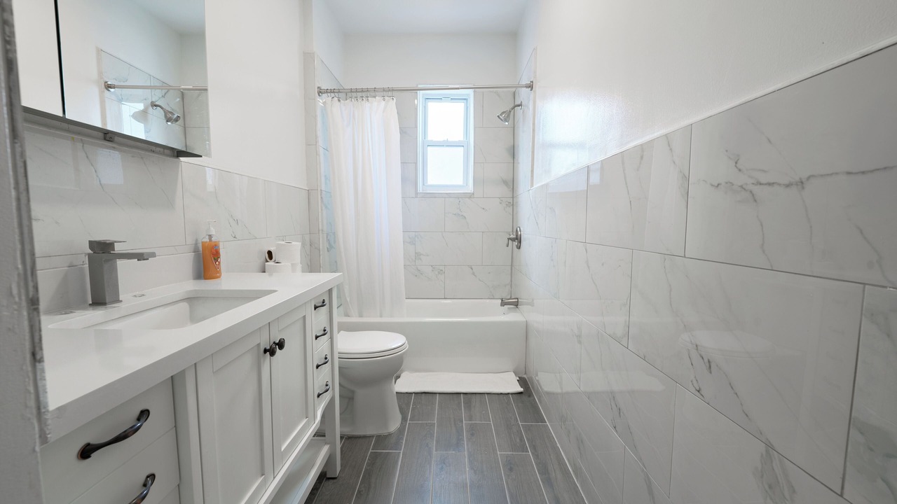 Photo of Bathroom in Flatlands