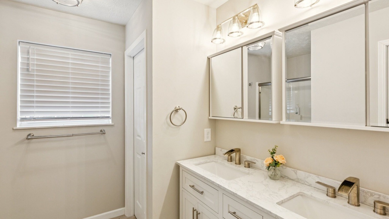 Photo of Bathroom in Oglesby