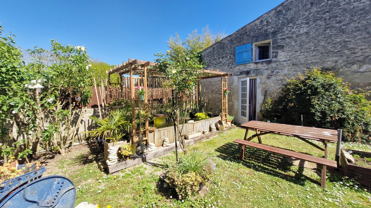 Photo of Outdoor in Corme-Royal