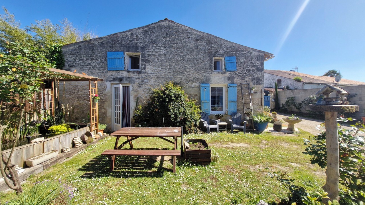 Photo of Outdoor in Corme-Royal