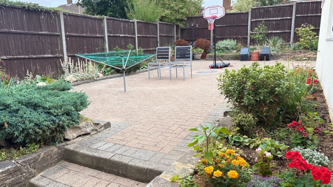 Photo of Outdoor in Luton