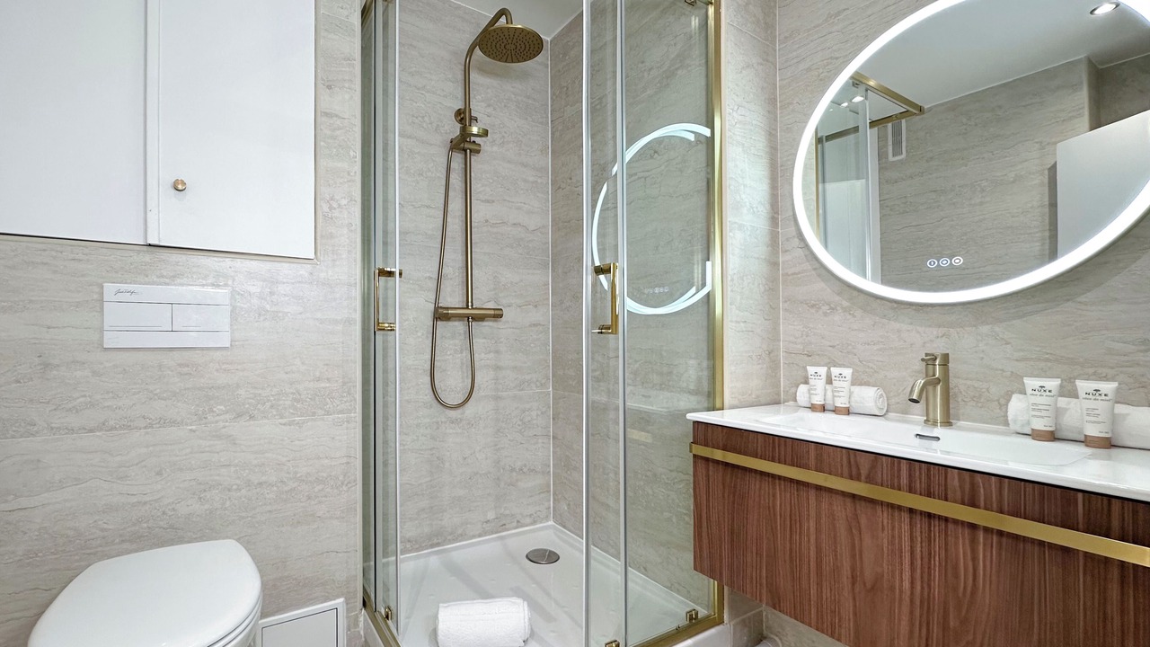 Photo of Bathroom in 13th Arrondissement